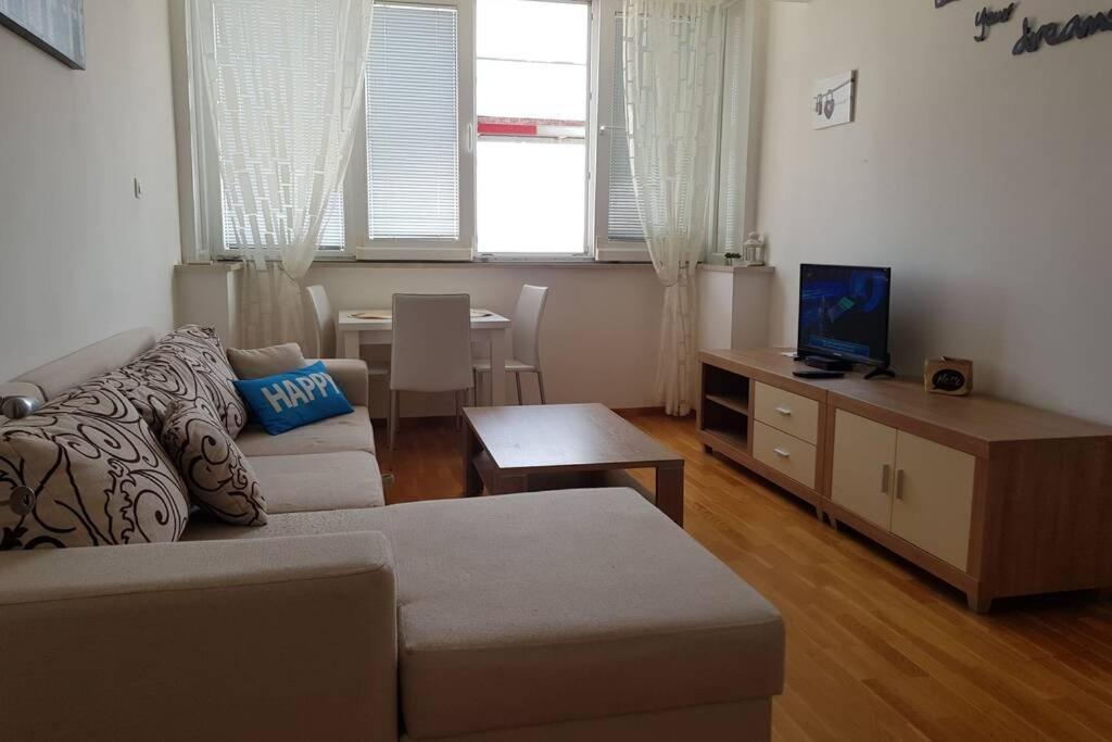 Studio Apartment Kiki With A Sea View, Free Wifi, For 2 Persons Zadar Exterior photo